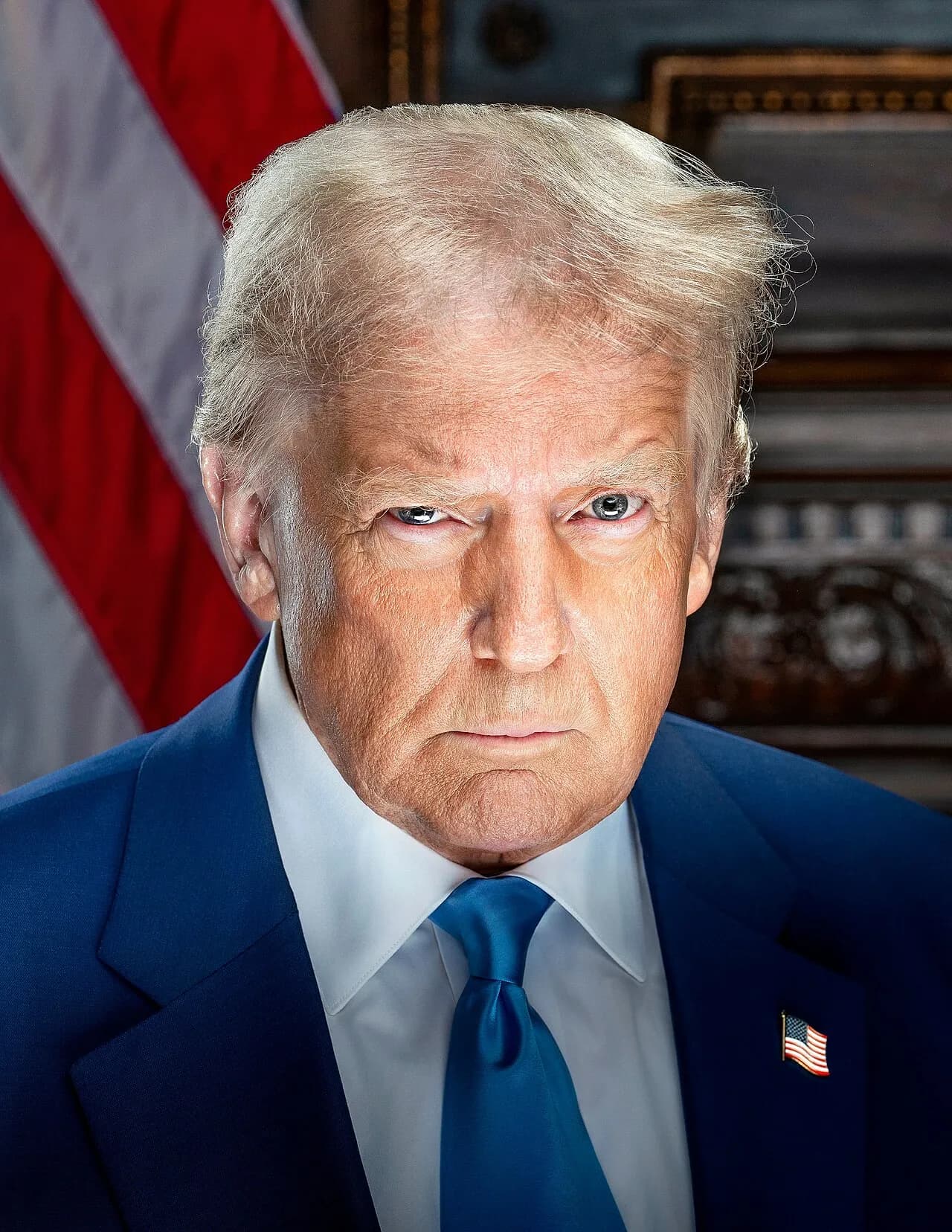 Det officielle portræt af Donald Trump i forbindelse med hans anden præsidentperiode i januar 2025.