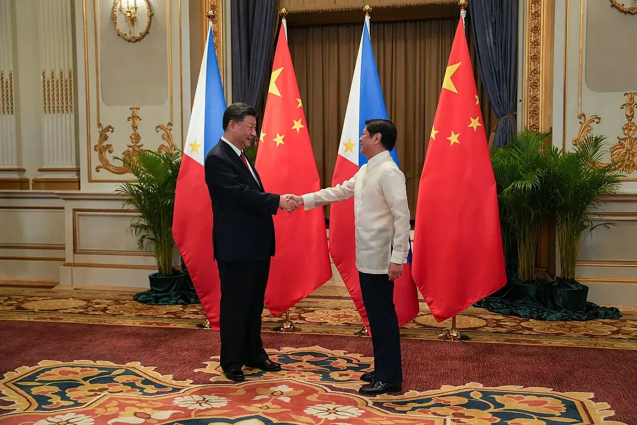 Filippinernes præsident Bongbong Marcos og Kinas leder Xi Jinping mødes på sidelinjen af APEC Economic Leaders’ Meeting i Bangkok. Billedet er taget den 17. november 2022.