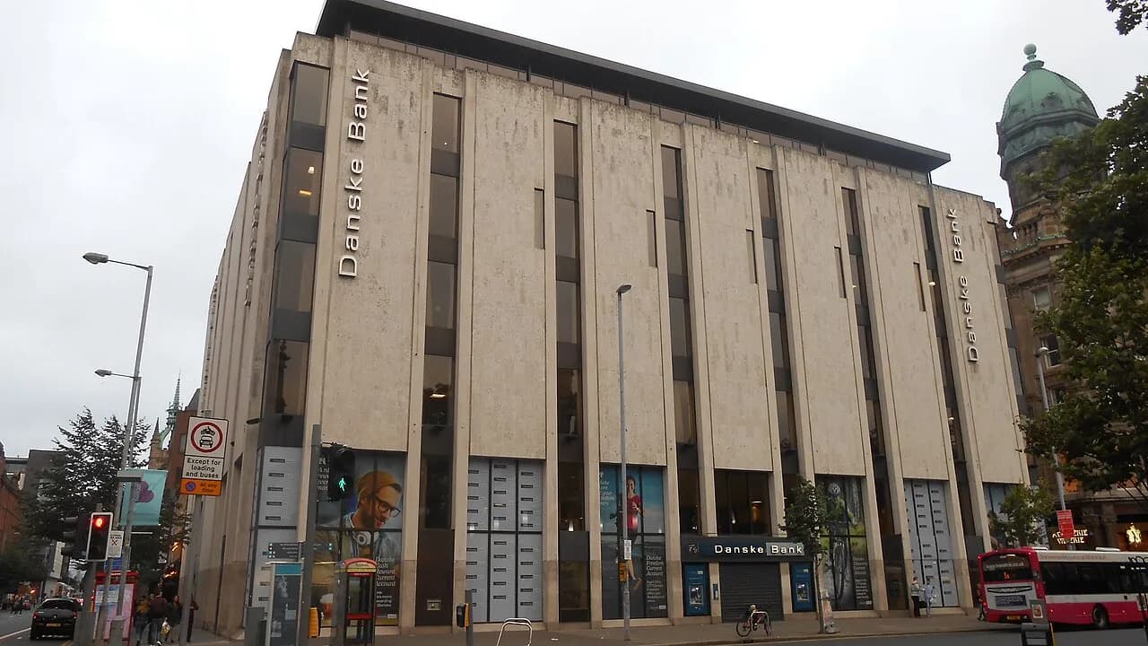 Danske Bank bygning i Belfast, Nordirland. Bygningen er et væsentligt finanscenter i byen.