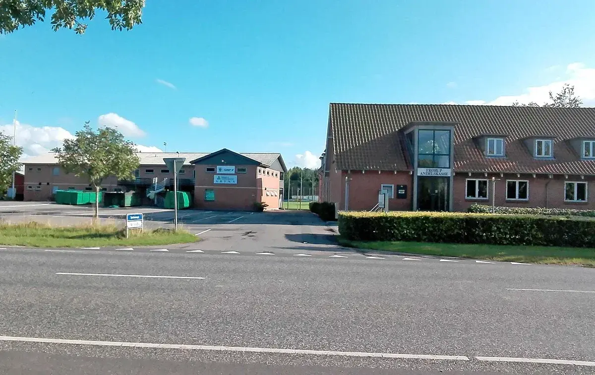 School buildings labeled Frørup Andelskolen and Lejre Skole