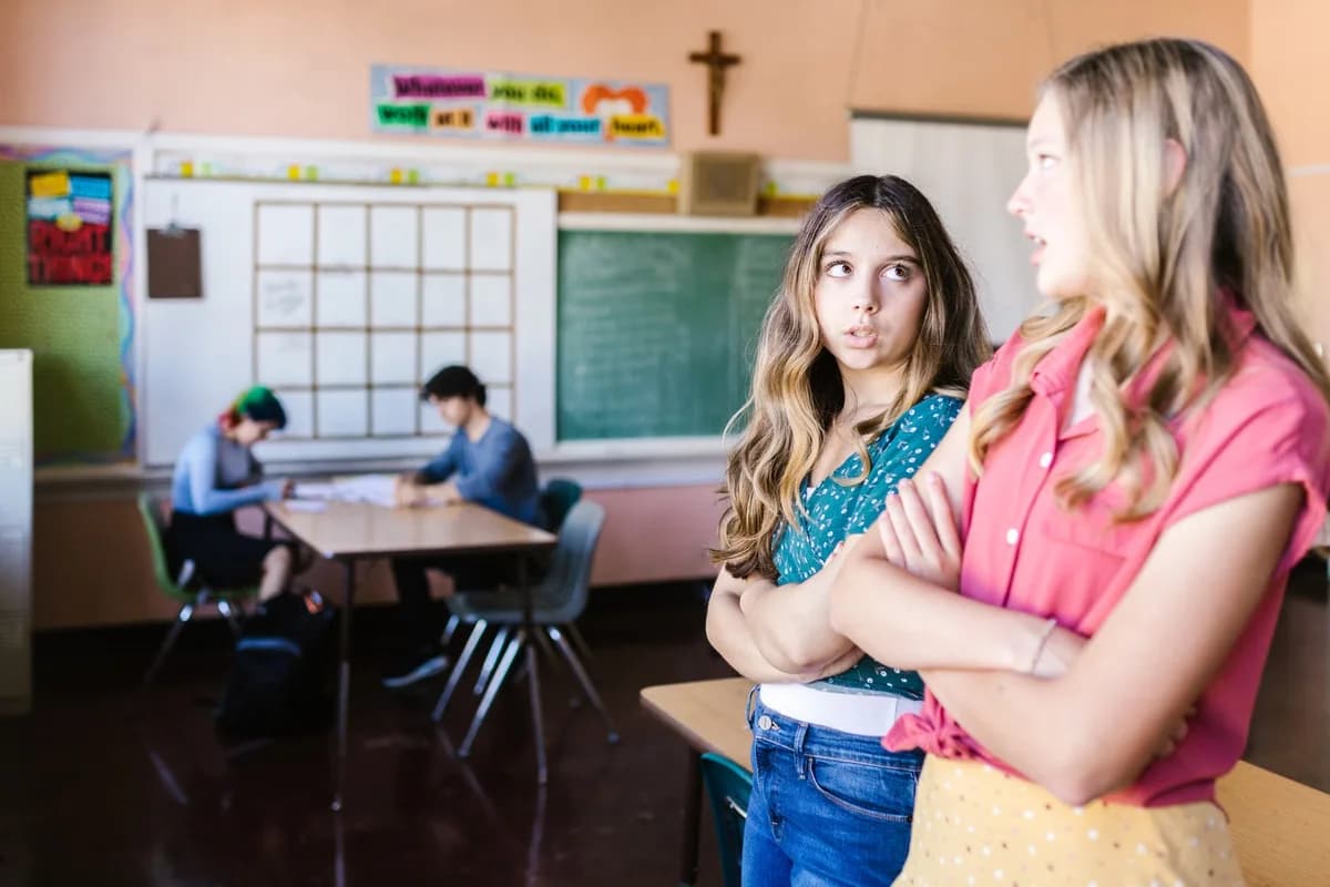 Teenagepiger i skoleklassen