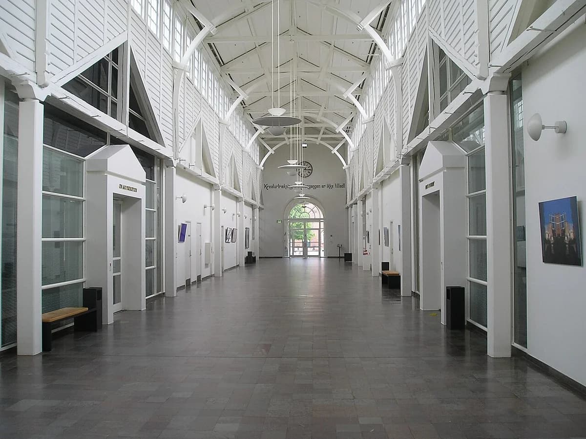 A long white corridor inside the TV 2 headquarters in Odense.