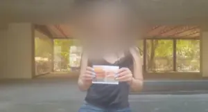 Kvinde hævder at være tidsrejsende fra år 3812: Viser foto fra ‘Mars’ — eksperter og netbrugere i tvivl