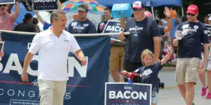 Små, maskerede soldater ved Estlands grænse sætter NATO på prøve: USA kræver beredskab